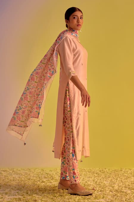 Buy Label Mansi Nagdev Pink Chanderi Embroidery V-neck Rumi Booti Kurta Printed Trouser Set Online at Aza Fashions Buy_Label Mansi Nagdev_Pink Chanderi Embroidery V-neck Rumi Booti Kurta Printed Trouser Set _Online_at_Aza_Fashions