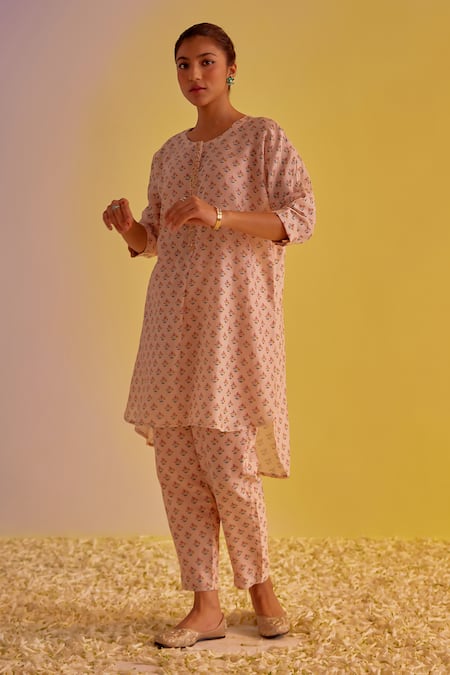 Buy_Label Mansi Nagdev_Pink Chanderi Embroidery Round Neck Zainab Digital Print Kurta Pant Set _Online_at_Aza_Fashions