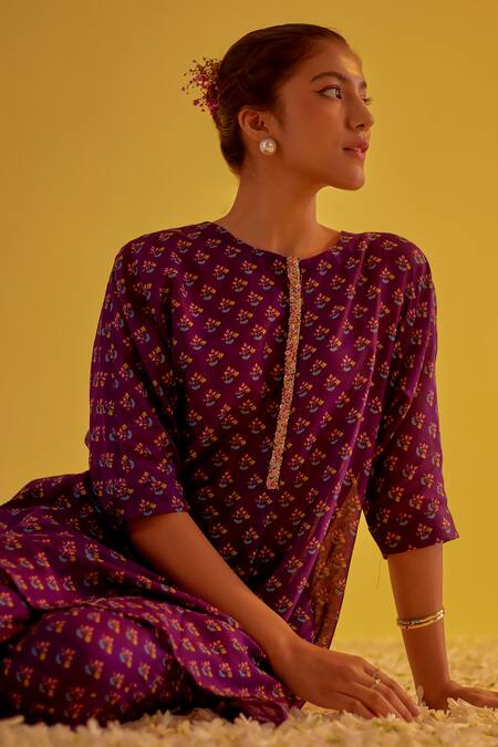 Label Mansi Nagdev Purple Chanderi Embroidery Round Neck Zainab Floral Digital Print Kurta Pant Set at Aza Fashions Label Mansi Nagdev_Purple Chanderi Embroidery Round Neck Zainab Floral Digital Print Kurta Pant Set _at_Aza_Fashions
