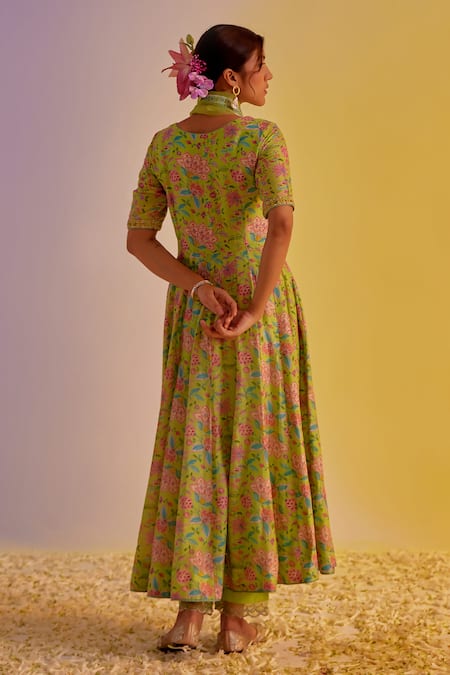 Shop Label Mansi Nagdev Green Chanderi Embroidery Scoop Neck Floral Printed Anarkali Pant Set at Aza Fashions Shop_Label Mansi Nagdev_Green Chanderi Embroidery Scoop Neck Floral Printed Anarkali Pant Set _at_Aza_Fashions
