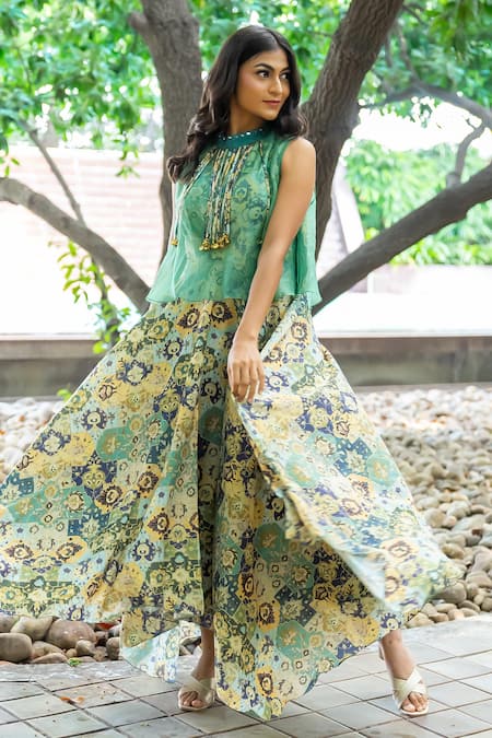 Shop_Nikita Vishakha_Green Organza Embroidery Round Neck Sheer Cape With Floral Pattern Gown _at_Aza_Fashions