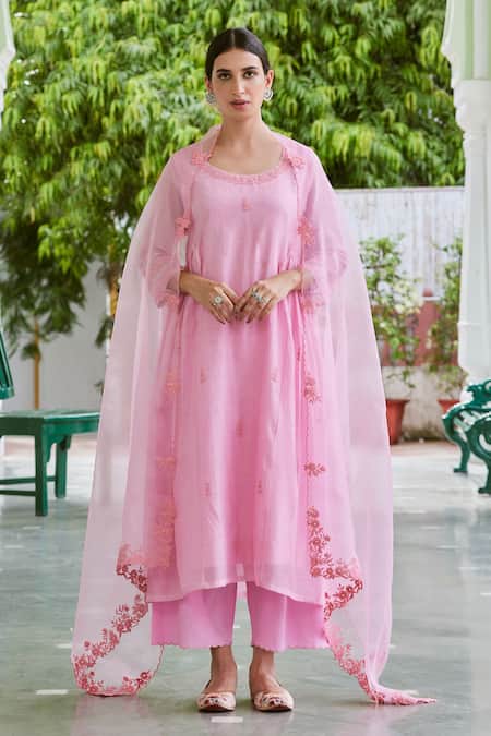 Charu Makkar_Pink Cotton, Chanderi, Organza Embroidery Round Neck Floral Kurta Set _Online_at_Aza_Fashions