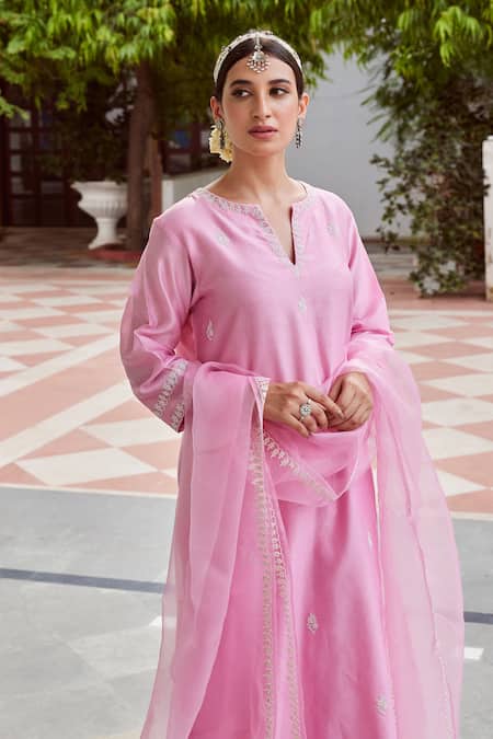 Buy Charu Makkar Pink Chanderi Silk Embroidery Split V-neck Floral Kurta Set Online at Aza Fashions Buy_Charu Makkar_Pink Chanderi Silk Embroidery Split V-neck Floral Kurta Set _Online_at_Aza_Fashions