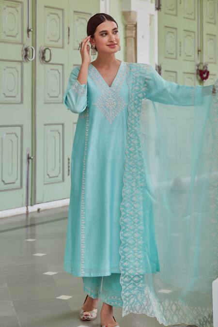 Shop Charu Makkar Blue Chanderi Silk Cut Work, Embroidery V-neck Floral Kurta Set at Aza Fashions Shop_Charu Makkar_Blue Chanderi Silk Cut Work, Embroidery V-neck Floral Kurta Set_at_Aza_Fashions