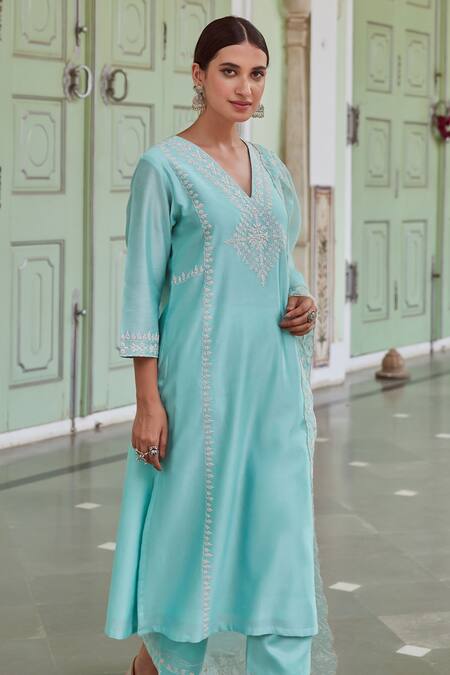 Charu Makkar Blue Chanderi Silk Cut Work, Embroidery V-neck Floral Kurta Set Online at Aza Fashions Charu Makkar_Blue Chanderi Silk Cut Work, Embroidery V-neck Floral Kurta Set_Online_at_Aza_Fashions