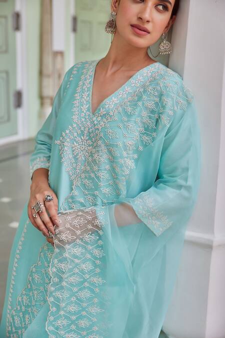 Shop Charu Makkar Blue Chanderi Silk Cut Work, Embroidery V-neck Floral Kurta Set Online at Aza Fashions Shop_Charu Makkar_Blue Chanderi Silk Cut Work, Embroidery V-neck Floral Kurta Set_Online_at_Aza_Fashions