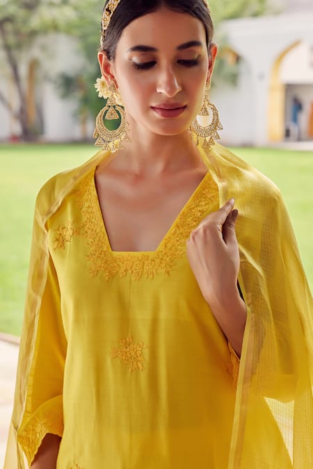 Buy Charu Makkar Yellow Silk, Embroidery, Straight Floral Kurta Palazzo Set Buy_Charu Makkar_Yellow Silk, Embroidery, Straight Floral Kurta Palazzo Set