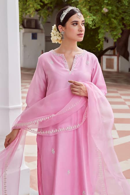 Charu Makkar_Pink Chanderi Silk Embroidery Split V-neck Floral Resham Kurta And Palazzo Set _Online_at_Aza_Fashions