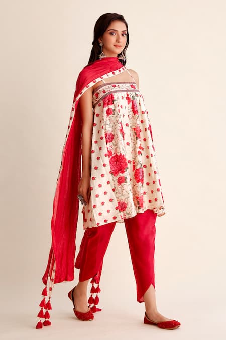 Roze Roshni Blossom Strappy Kurta With Dhoti Pant 