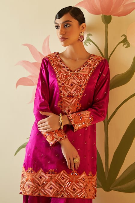 Shop Angad Singh Pink Satin, Silk, Crepe Embroidery, Gota Patti, Applique Kurta Sharara Set Online at Aza Fashions Shop_Angad Singh_Pink Satin, Silk, Crepe Embroidery, Gota Patti, Applique Kurta Sharara Set _Online_at_Aza_Fashions