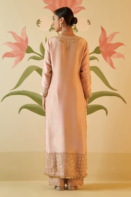 Angad Singh Peach Tissue, Crepe Zari, Embroidery V-neck Zardozi Kurta Pant Set Online at Aza Fashions Angad Singh_Peach Tissue, Crepe Zari, Embroidery V-neck Zardozi Kurta Pant Set _Online_at_Aza_Fashions
