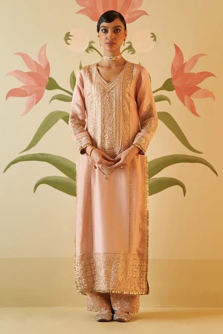 Buy Angad Singh Peach Tissue, Crepe Zari, Embroidery V-neck Zardozi Kurta Pant Set Online at Aza Fashions Buy_Angad Singh_Peach Tissue, Crepe Zari, Embroidery V-neck Zardozi Kurta Pant Set _Online_at_Aza_Fashions