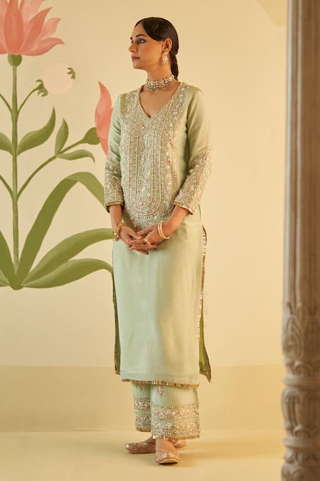 Angad Singh Green Tissue, Crepe Zari, Sequins, Floral Zardozi Embroidered Kurta Pant Set at Aza Fashions Angad Singh_Green Tissue, Crepe Zari, Sequins, Floral Zardozi Embroidered Kurta Pant Set _at_Aza_Fashions