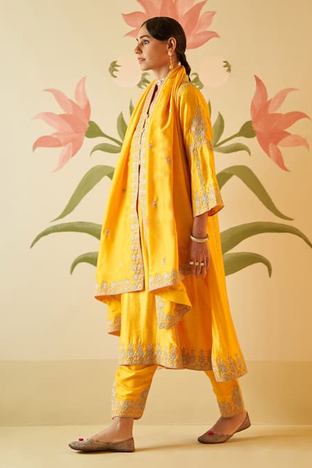Buy_Angad Singh_Yellow Chanderi, Crepe Zari, Embroidery Round Neck Kurta Pant Set _Online_at_Aza_Fashions