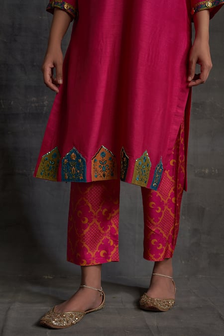 BO Tree_Pink Silk Sequins, Embroidery V-neck Jannat Kurta Pant Set_at_Aza_Fashions