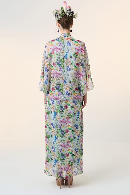 Shop Dania Siddiqui Green Chiffon V-neck Kohana Floral Print Kaftan at Aza Fashions Shop_Dania Siddiqui_Green Chiffon V-neck Kohana Floral Print Kaftan _at_Aza_Fashions