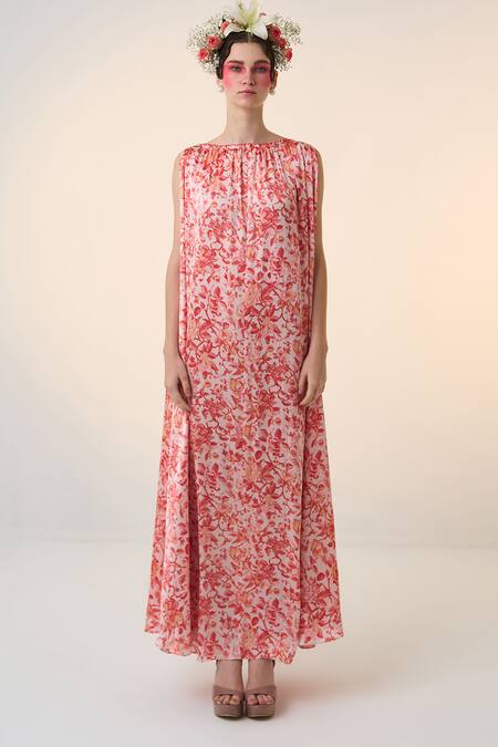 Buy Dania Siddiqui Red Satin Boat Neck Luna Floral Print Kaftan Online at Aza Fashions Buy_Dania Siddiqui_Red Satin Boat Neck Luna Floral Print Kaftan _Online_at_Aza_Fashions