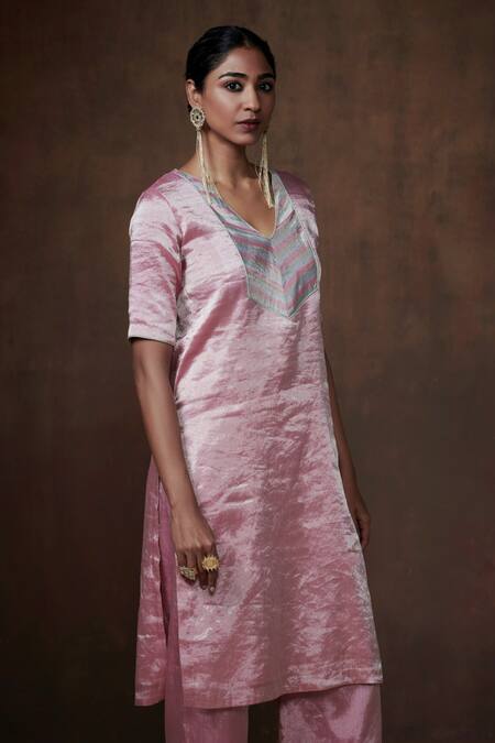 Shop_Dressfolk_Pink Tissue V-neck Metallic Kurta Set_Online_at_Aza_Fashions