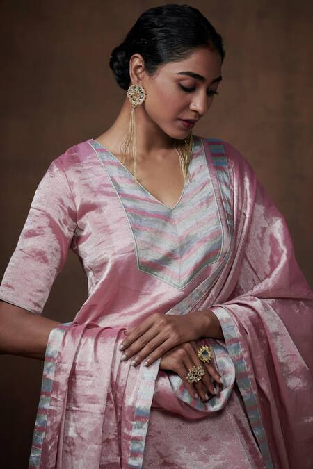 Buy_Dressfolk_Pink Tissue V-neck Metallic Kurta Set
