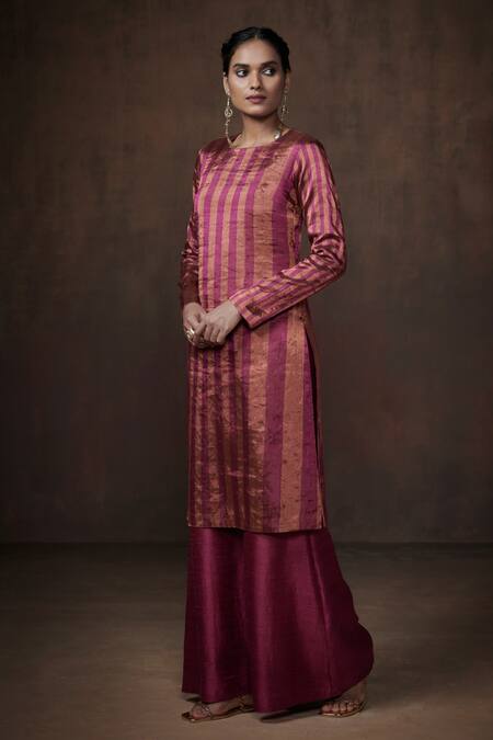 Shop_Dressfolk_Magenta Tissue Round Neck Metallic Stripe Kurta Set _Online_at_Aza_Fashions