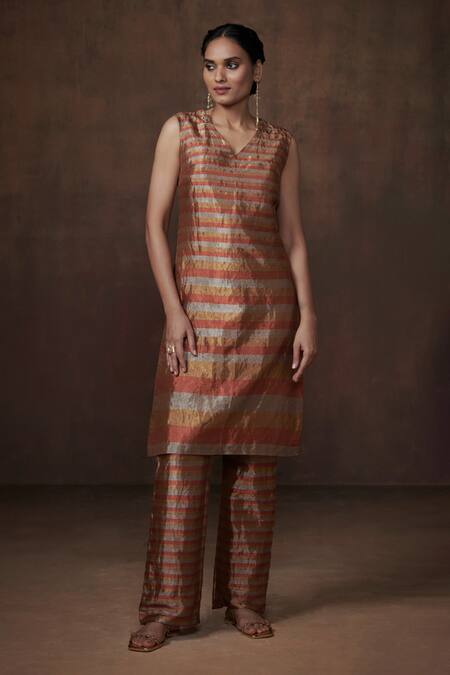 Shop_Dressfolk_Silver Tissue Embroidery V-neck Metallic Stripe Kurta Set_Online_at_Aza_Fashions