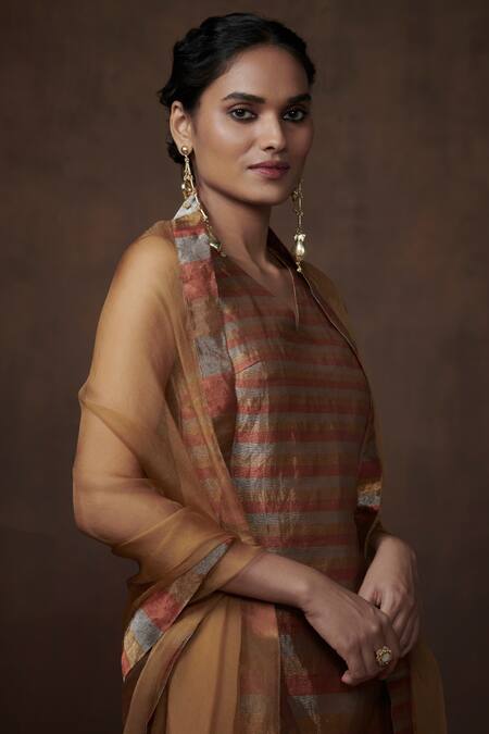 Dressfolk_Silver Tissue Embroidery V-neck Metallic Stripe Kurta Set_at_Aza_Fashions