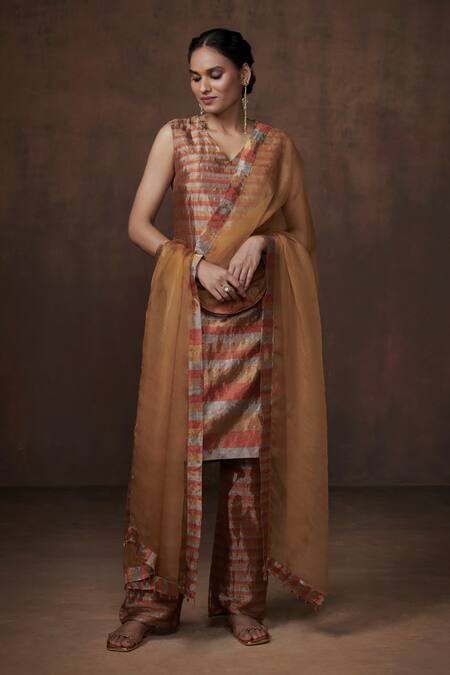 Shop_Dressfolk_Gold Tissue V-neck Metallic Stripe Kurta Set_Online_at_Aza_Fashions