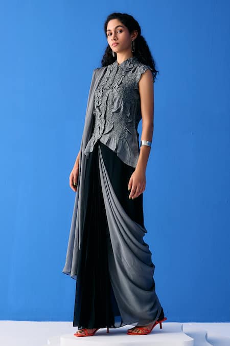 Pleats By Aruni_Black Chiffon Embroidery Double Toned Pre-draped Saree_Online_at_Aza_Fashions