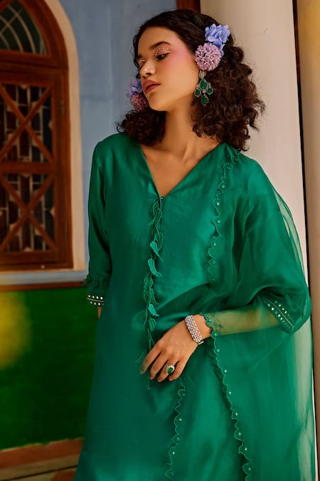 1999ad By Amita & Deepak Green Chanderi Embroidery, Zari V-neck Kurta Pant Set Online at Aza Fashions 1999ad By Amita & Deepak_Green Chanderi Embroidery, Zari V-neck Kurta Pant Set _Online_at_Aza_Fashions