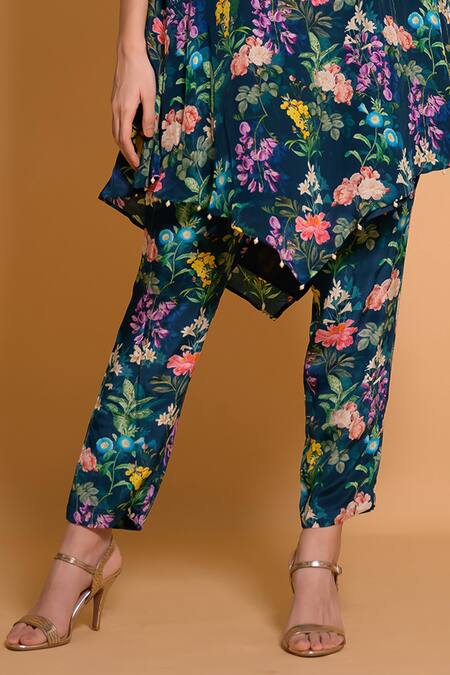 Buy Seams Pret And Couture Blue Crepe Printed Floral V Neck Mahnoor Kurta And Pant Set Online at Aza Fashions Buy_Seams Pret And Couture_Blue Crepe Printed Floral V Neck Mahnoor Kurta And Pant Set _Online_at_Aza_Fashions