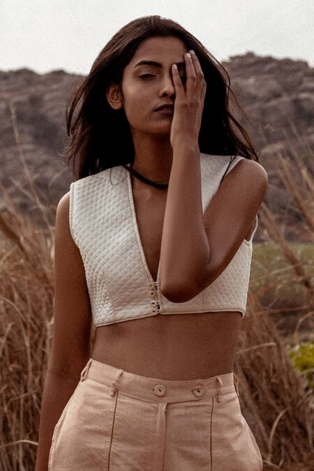 Buy_Ahmev_Ivory Handloom Cotton V-neck Quilted Textured Crop Top _Online_at_Aza_Fashions