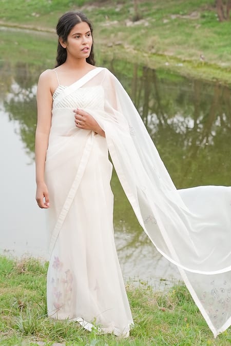 Buy_Ahmev_Ivory Cotton, Silk Organza Embroidery Placement Thread Saree 