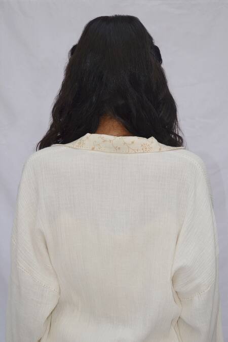 Buy Ahmev Ivory Cotton Embroidery Collared Reversible Bloom Print Jacket Online at Aza Fashions Buy_Ahmev_Ivory Cotton Embroidery Collared Reversible Bloom Print Jacket _Online_at_Aza_Fashions