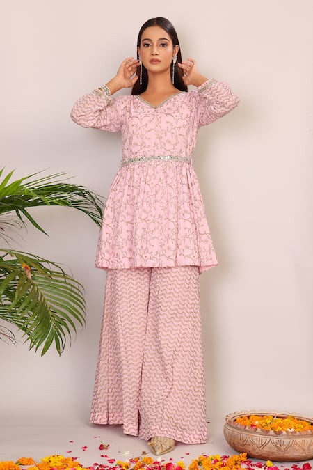 Nazar By Indu_Pink Cotton Embroidery V-neck Floral Print Short Kurta And Palazzo Set _Online_at_Aza_Fashions