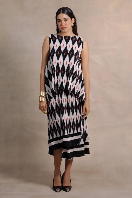 Buy Moh India White Satin Embroidery Round Neck Paisley Jaal Top And Skirt Set Online at Aza Fashions Buy_Moh India_White Satin Embroidery Round Neck Paisley Jaal Top And Skirt Set _Online_at_Aza_Fashions