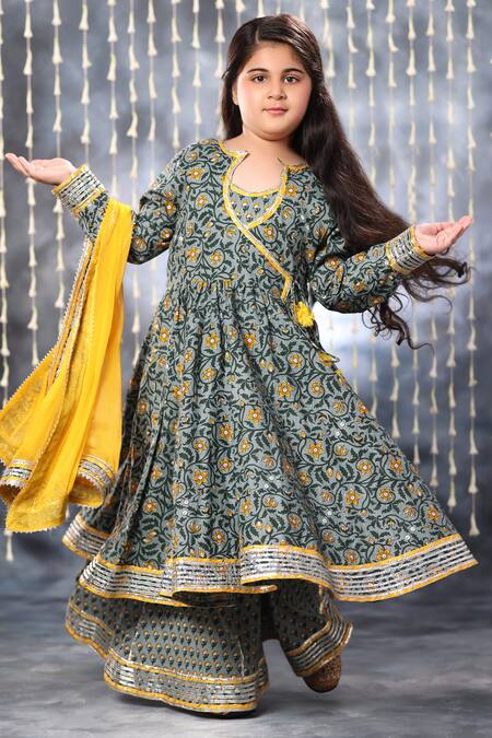 Littlecheer_Grey Cotton Gota Patti Jaipuri Lily Bloom Print Angarkha Kurta Palazzo Set _Online_at_Aza_Fashions