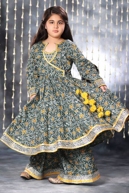 Littlecheer_Grey Cotton Gota Patti Jaipuri Lily Bloom Print Angarkha Kurta Palazzo Set _at_Aza_Fashions