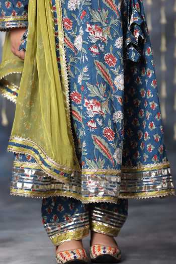 Littlecheer Blue Cotton, Chiffon Gota Patti Jaipuri Bloom Garden Print Flared Kurta Pant Set at Aza Fashions Littlecheer_Blue Cotton, Chiffon Gota Patti Jaipuri Bloom Garden Print Flared Kurta Pant Set _at_Aza_Fashions
