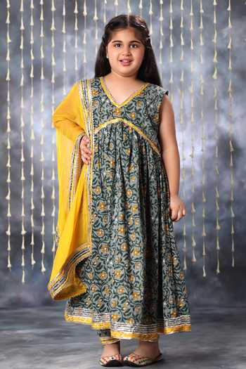 Littlecheer Grey Cotton, Chiffon Gota Patti Jaipuri Lily Garden Print Anarkali Pant Set Online at Aza Fashions Littlecheer_Grey Cotton, Chiffon Gota Patti Jaipuri Lily Garden Print Anarkali Pant Set _Online_at_Aza_Fashions