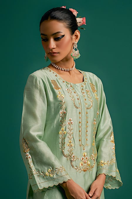 Shop Anantaa By Roohi Green Silk, Chanderi Embroidery, Sequins Round Thread Placement Kurta With Pant Shop_Anantaa By Roohi_Green Silk, Chanderi Embroidery, Sequins Round Thread Placement Kurta With Pant