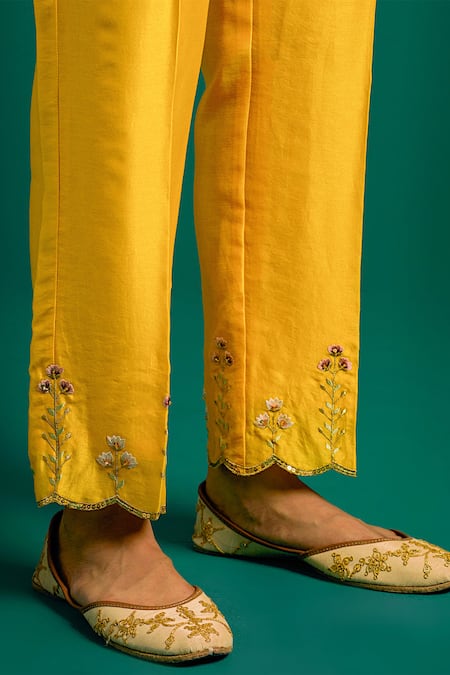 Buy Anantaa By Roohi Yellow Silk, Chanderi Embroidery Round Neck Placed Thread Kurta With Pant Online at Aza Fashions Buy_Anantaa By Roohi_Yellow Silk, Chanderi Embroidery Round Neck Placed Thread Kurta With Pant _Online_at_Aza_Fashions