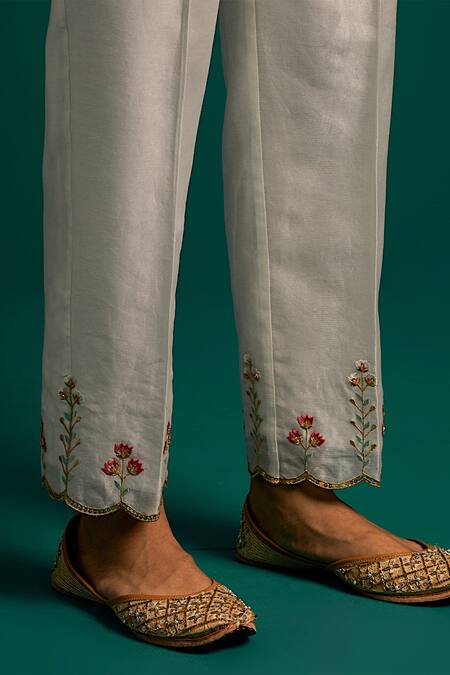 Buy Anantaa By Roohi Off White Silk, Chanderi Embroidery Round Placed Floral Thread Kurta With Pant Online at Aza Fashions Buy_Anantaa By Roohi_Off White Silk, Chanderi Embroidery Round Placed Floral Thread Kurta With Pant _Online_at_Aza_Fashions