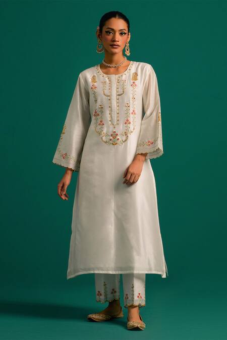 Anantaa By Roohi_Off White Silk, Chanderi Embroidery, Sequins Placement Kurta Set With Dupatta _at_Aza_Fashions