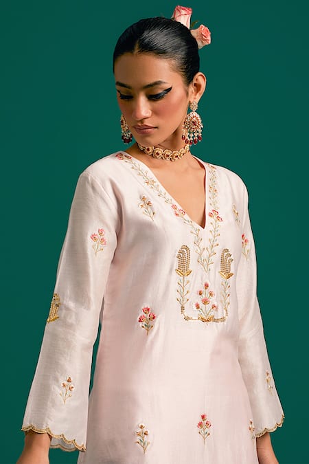 Shop Anantaa By Roohi Pink Silk, Chanderi Cut Work, Sequins, Embroidery V-neck Hand Kurta And Pant Set Shop_Anantaa By Roohi_Pink Silk, Chanderi Cut Work, Sequins, Embroidery V-neck Hand Kurta And Pant Set