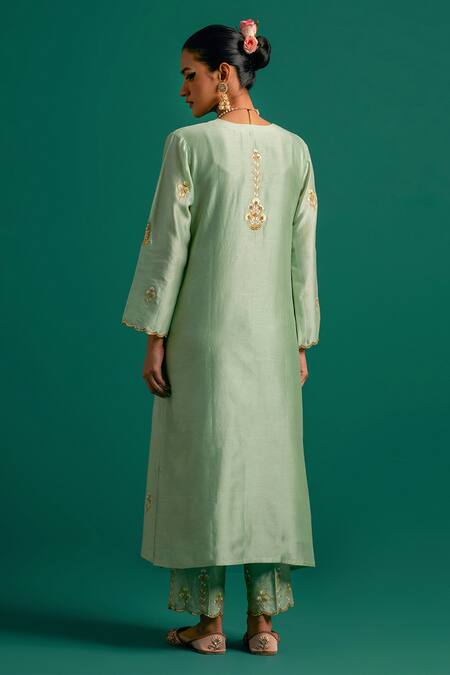 Anantaa by Roohi Green Silk Chanderi Hand Embroidered Sequins V Neck Kurta Pant Set  2