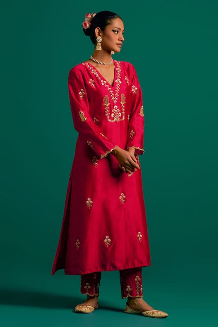 Shop_Anantaa By Roohi_Red Silk, Chanderi Sequins, Cut Work, Embroidery V-neck Hand Kurta Pant Set _Online_at_Aza_Fashions