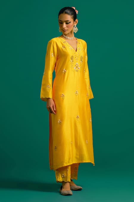 Anantaa By Roohi_Yellow Silk, Chanderi Sequins, Cut Work, Embroidery V-neck Kurta Pant Set _at_Aza_Fashions