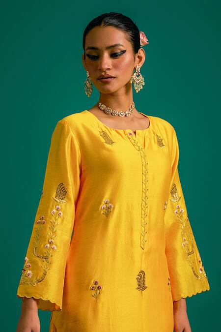Buy_Anantaa By Roohi_Yellow Chanderi, Silk Sequins, Cut Work, Embroidery Split Hand Kurta Pant Set 