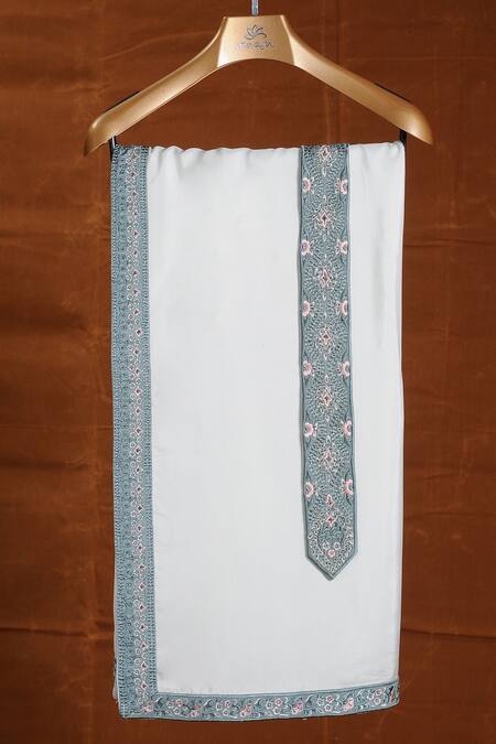 Nitika Gujral Green Silk Embroidered Stole And Belt Online at Aza Fashions Nitika Gujral_Green Silk Embroidered Stole And Belt_Online_at_Aza_Fashions