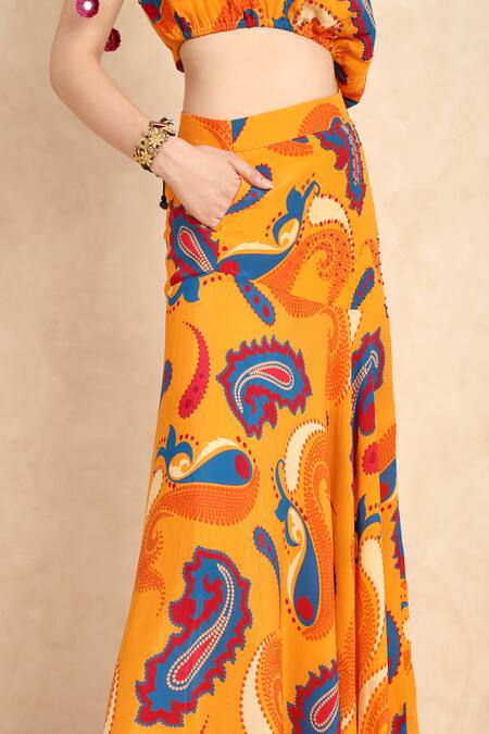 Buy_Style Junkiie_Yellow Crepe Embroidery Paisley Pattern Skirt 